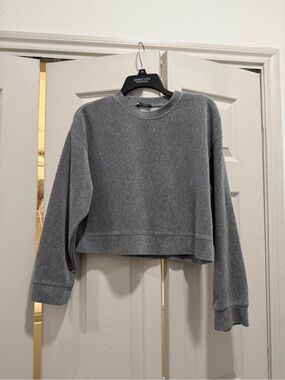 Zara Gray Cropped Crewneck Sweater